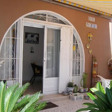 Pet Friendly In With Kitchen Nyaraló